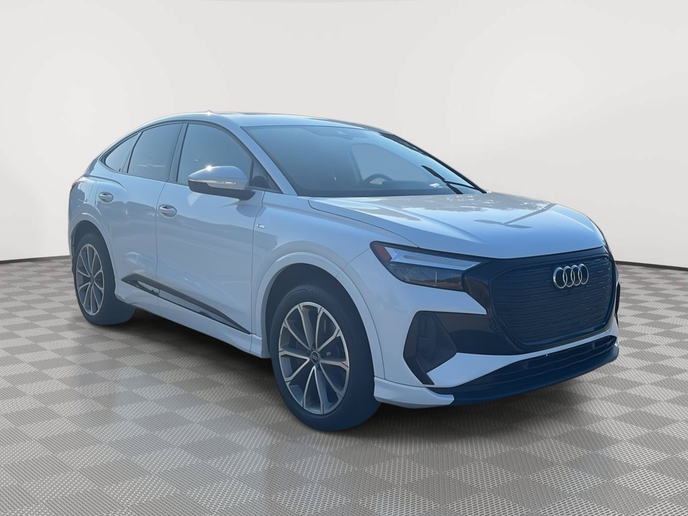 Used 2022 Audi Q4 e-tron Premium Plus w/ Premium Plus AWD/4WD image 4