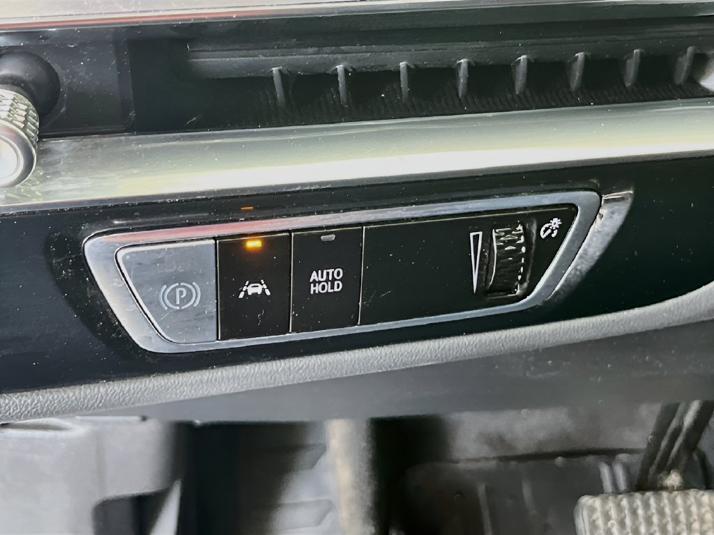 Used 2025 Cadillac Lyriq Luxury w/ LPO, Floor Liner Package AWD/4WD image 10