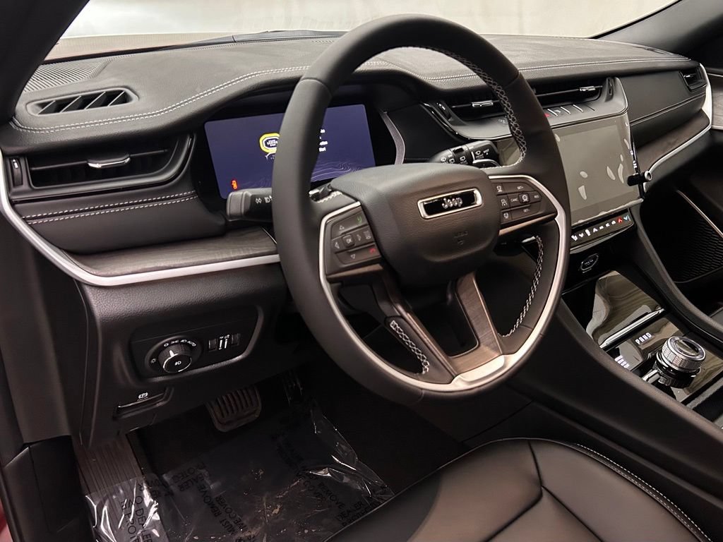 New 2026 Jeep Grand Cherokee Limited w/ Limited Altitude Package AWD/4WD image 11