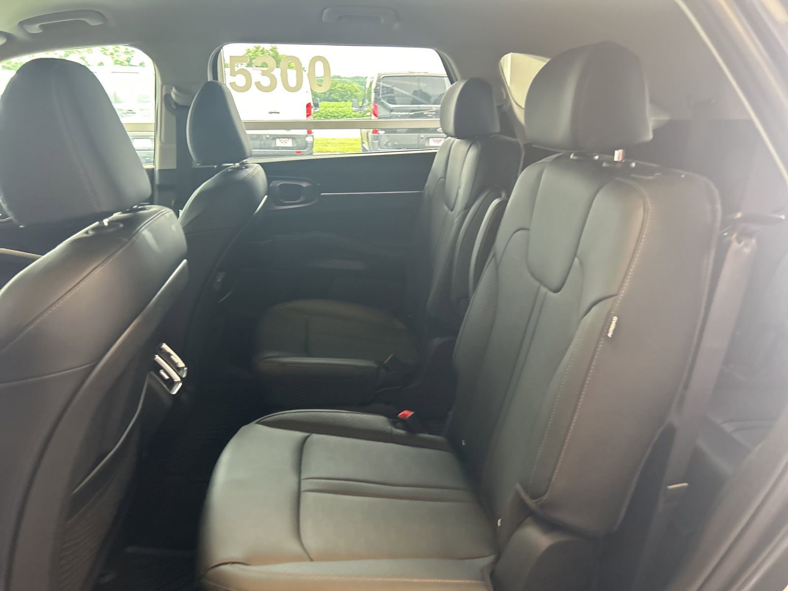 New 2025 Kia Sorento EX image 17