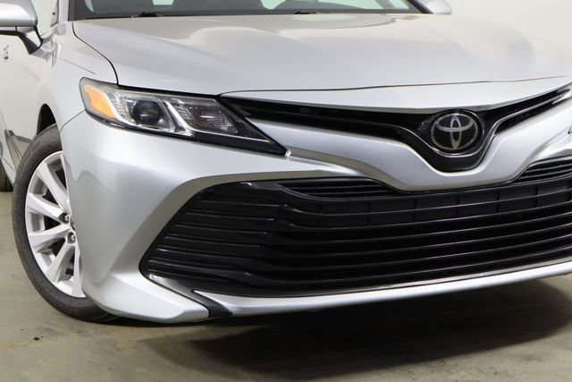 Used 2020 Toyota Camry LE image 37