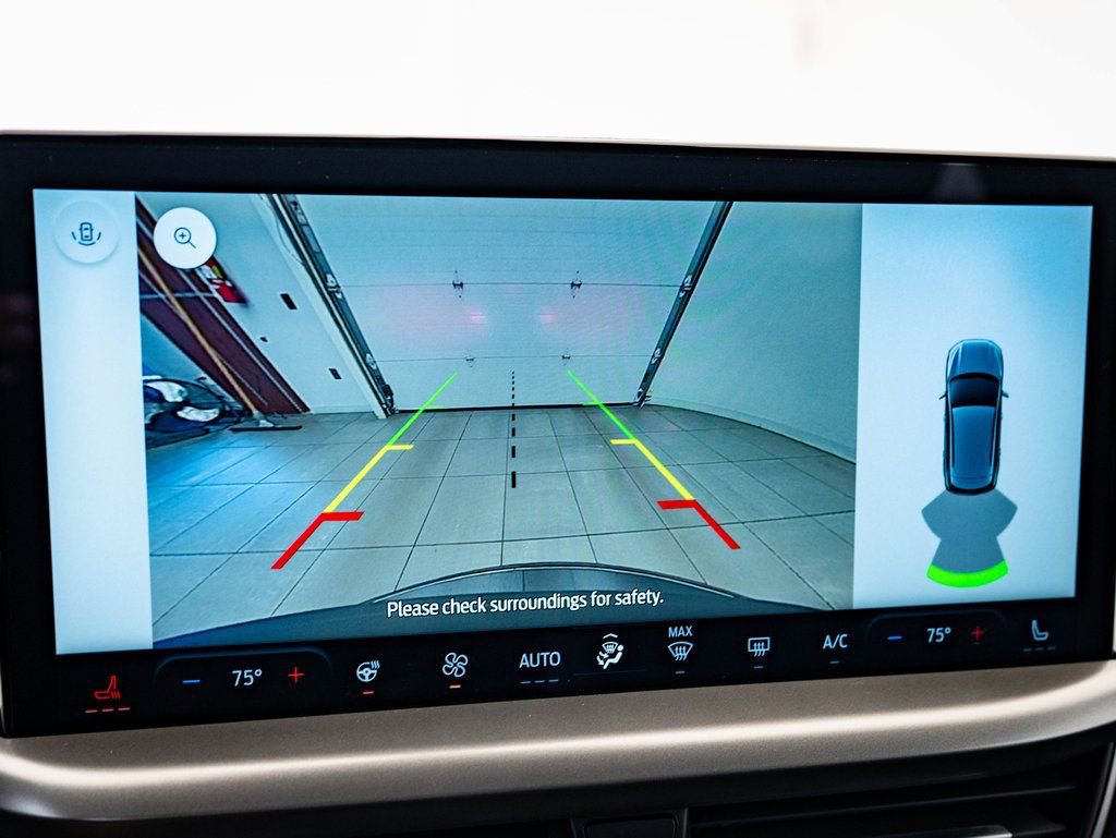 Used 2024 Ford Escape SE image 30