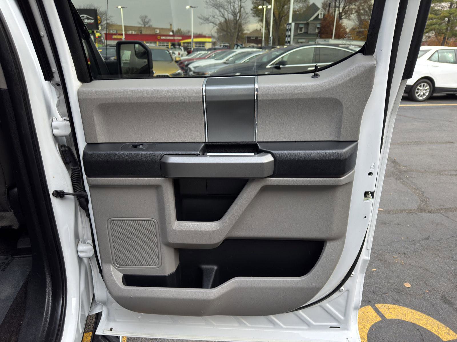 Used 2015 Ford F150 XLT w/ Equipment Group 301A Mid AWD/4WD image 32