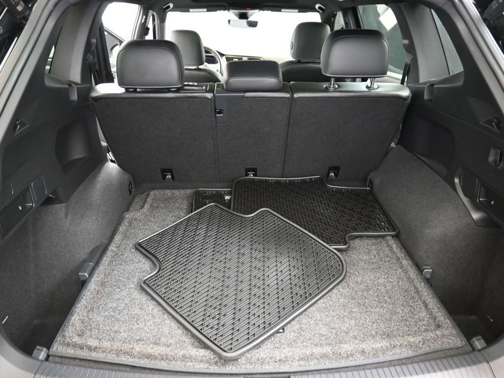 Used 2023 Volkswagen Tiguan SEL R-Line image 20