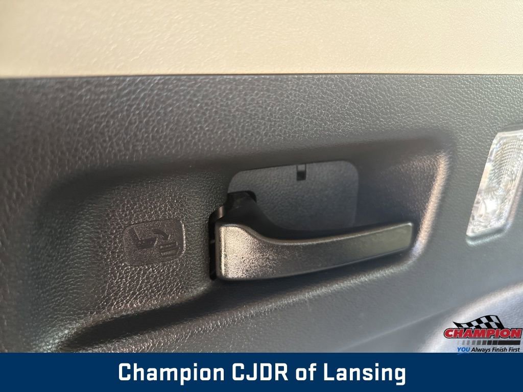 Used 2017 Honda CR-V Touring image 19