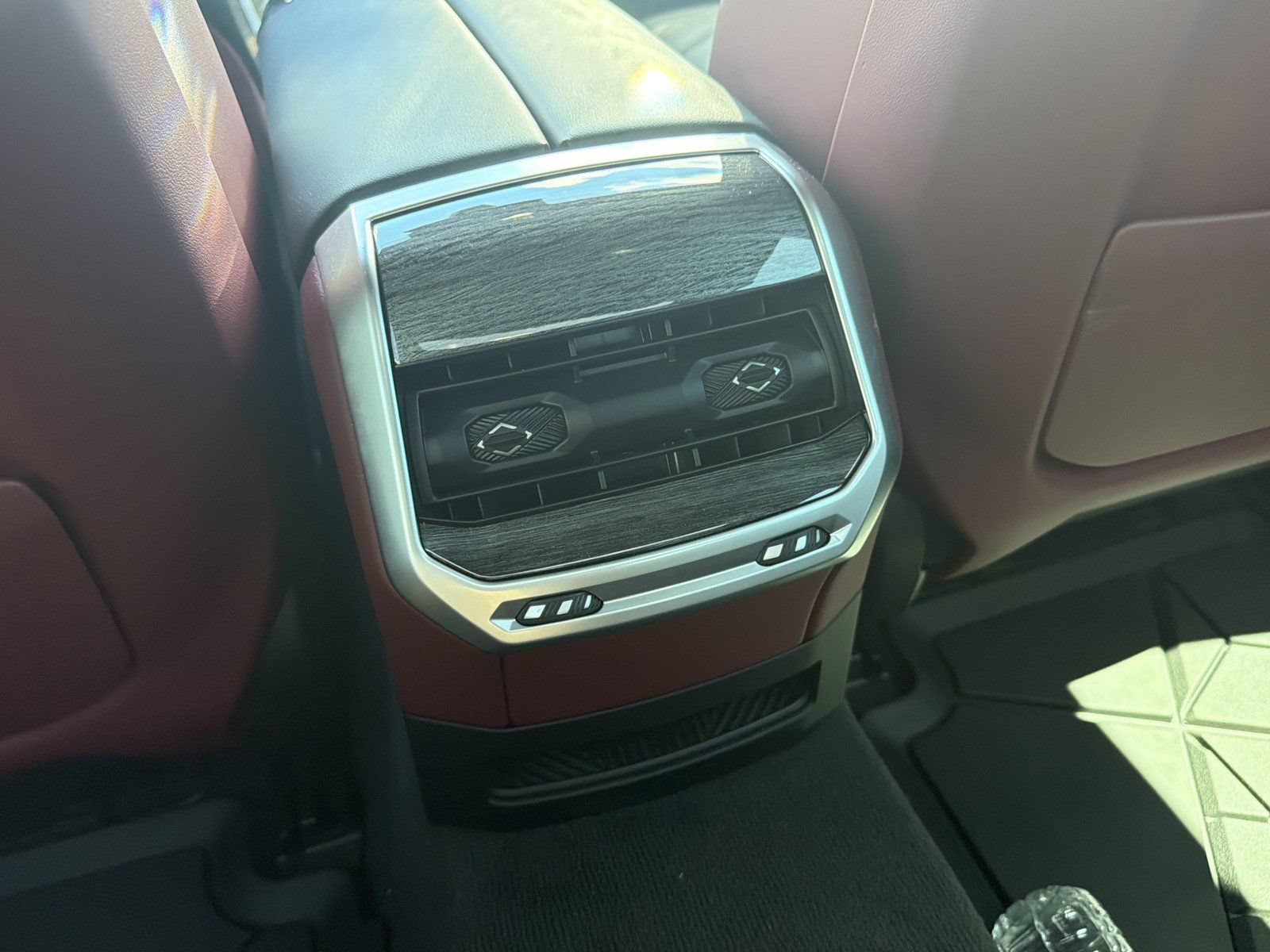 Used 2023 BMW 740i RWD image 18
