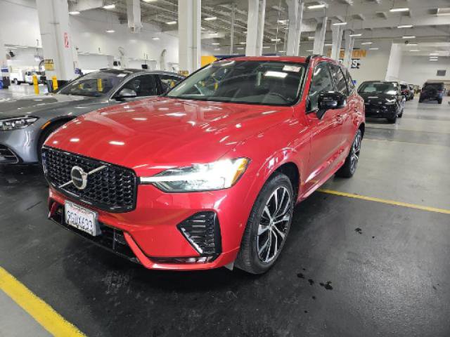 Used 2023 Volvo XC60 B5 Plus AWD/4WD image 1