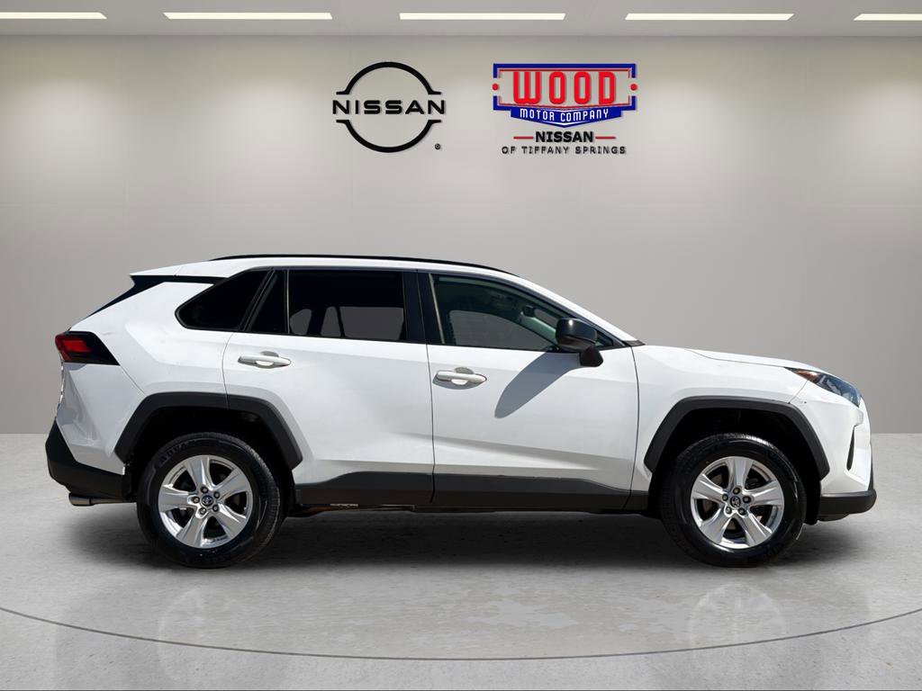 Used 2021 Toyota RAV4 LE image 2