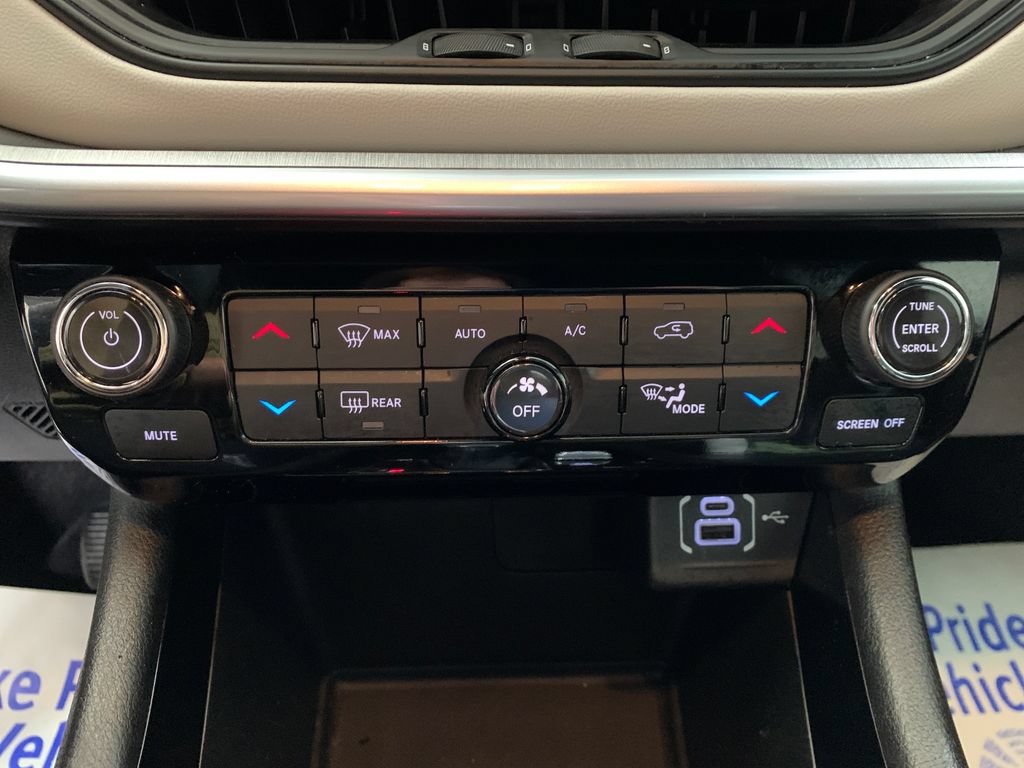 Used 2025 Jeep Compass Limited AWD/4WD image 10