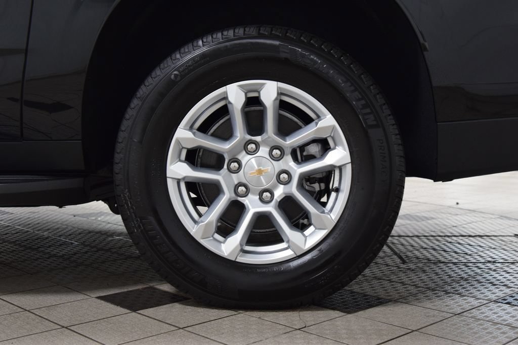 New 2026 Chevrolet Suburban LS w/ Max Trailering Package AWD/4WD image 23