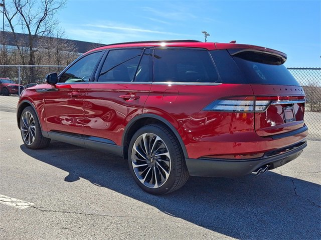 Used 2020 Lincoln Aviator Reserve w/ Equipment Group 202A image 4