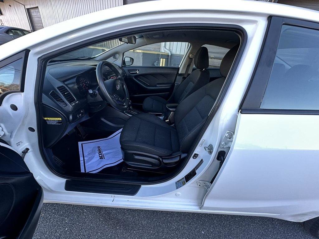Used 2016 Kia Forte LX FWD image 12