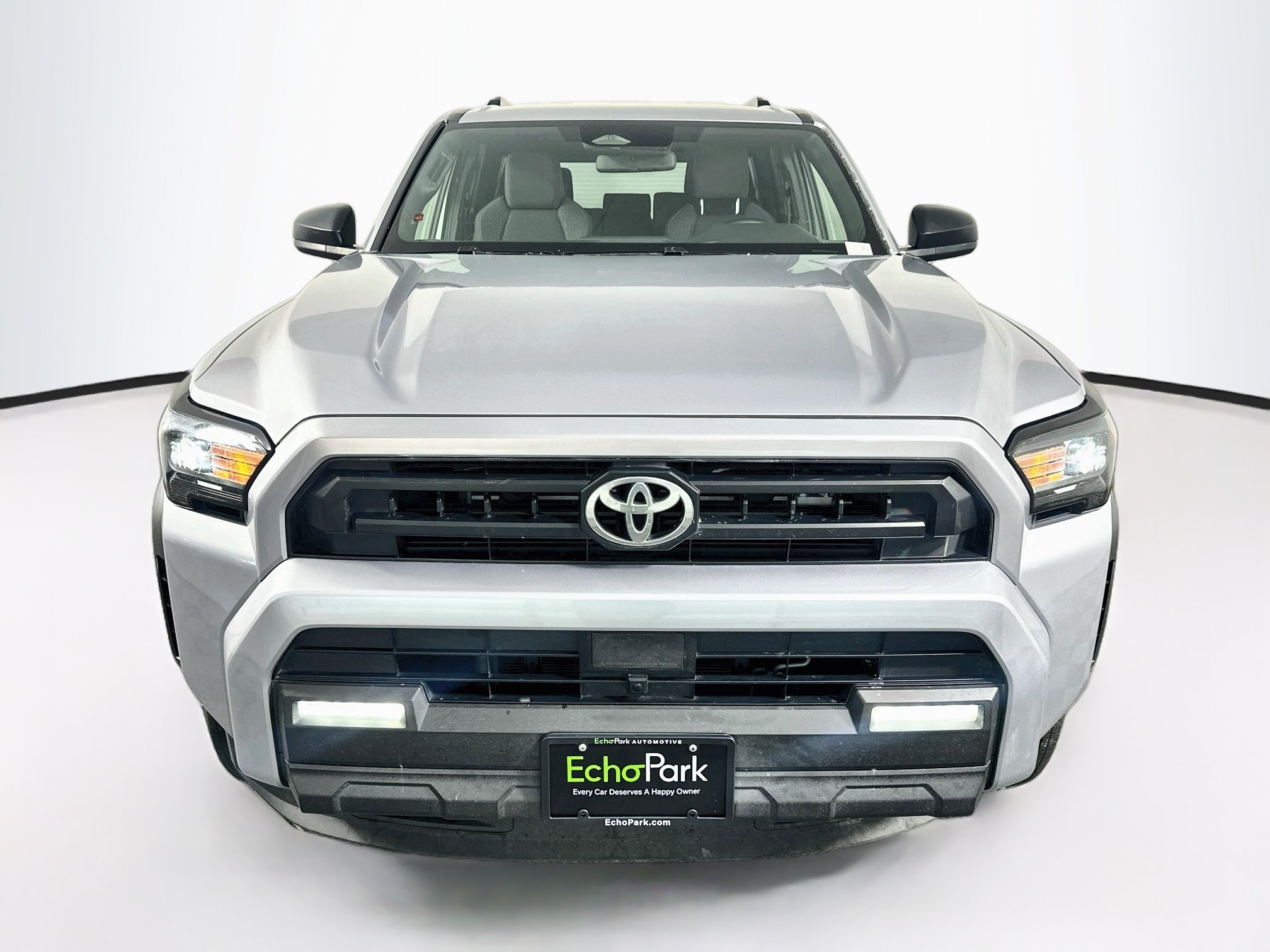 Used 2025 Toyota 4Runner SR5 AWD/4WD image 2