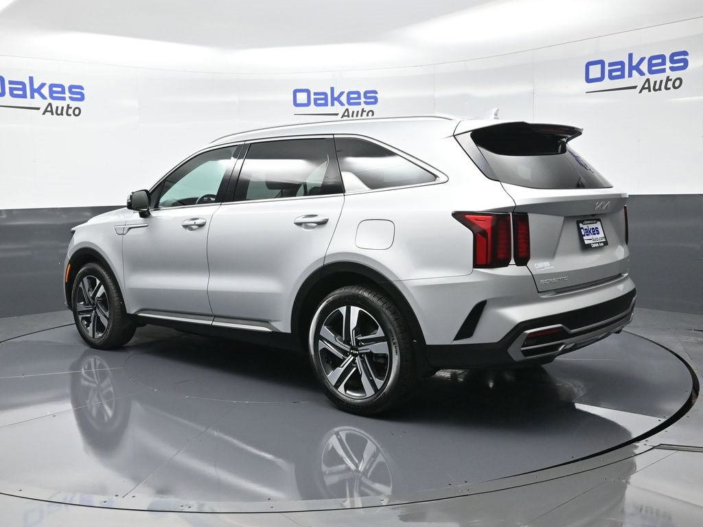 Certified 2024 Kia Sorento EX image 6