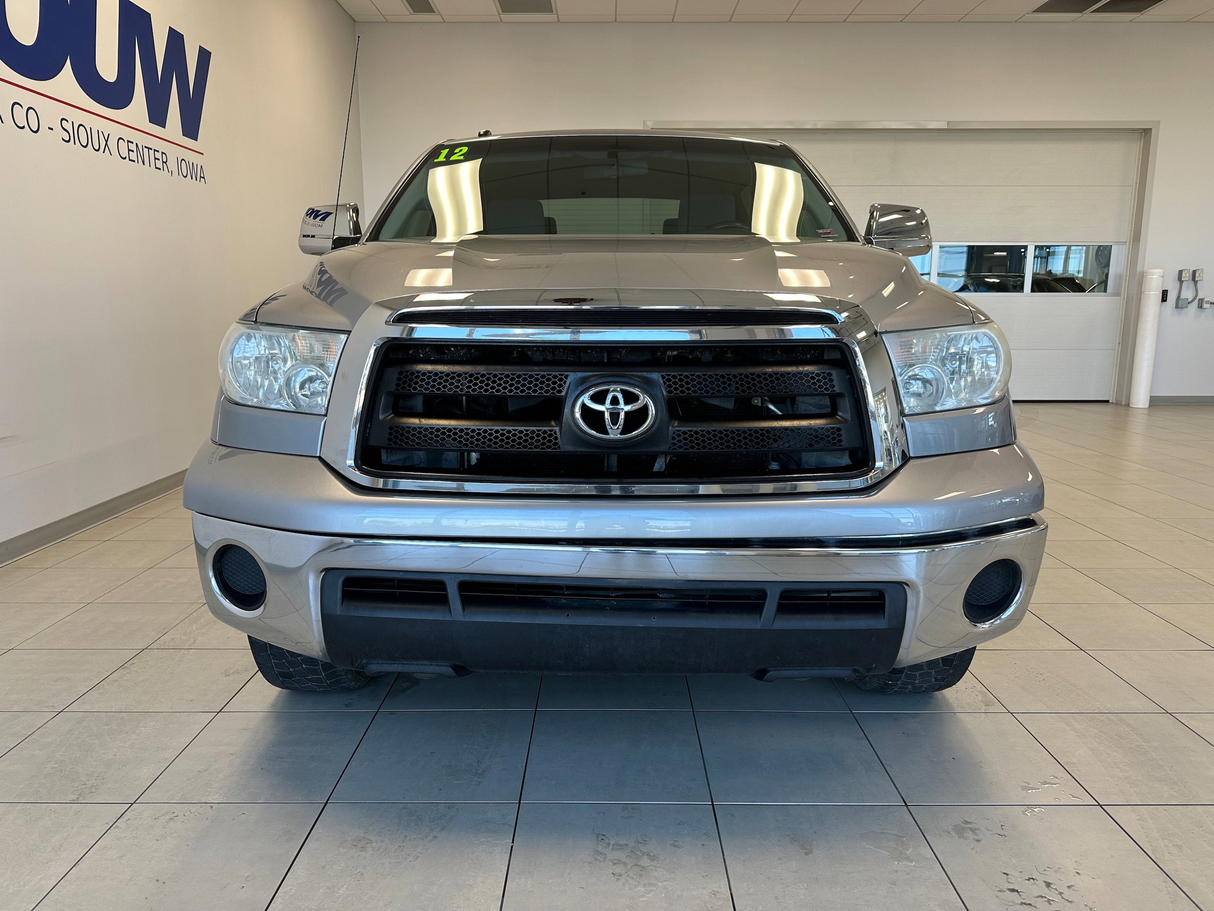 Used 2012 Toyota Tundra 4x4 CrewMax w/ Tow Pkg image 3