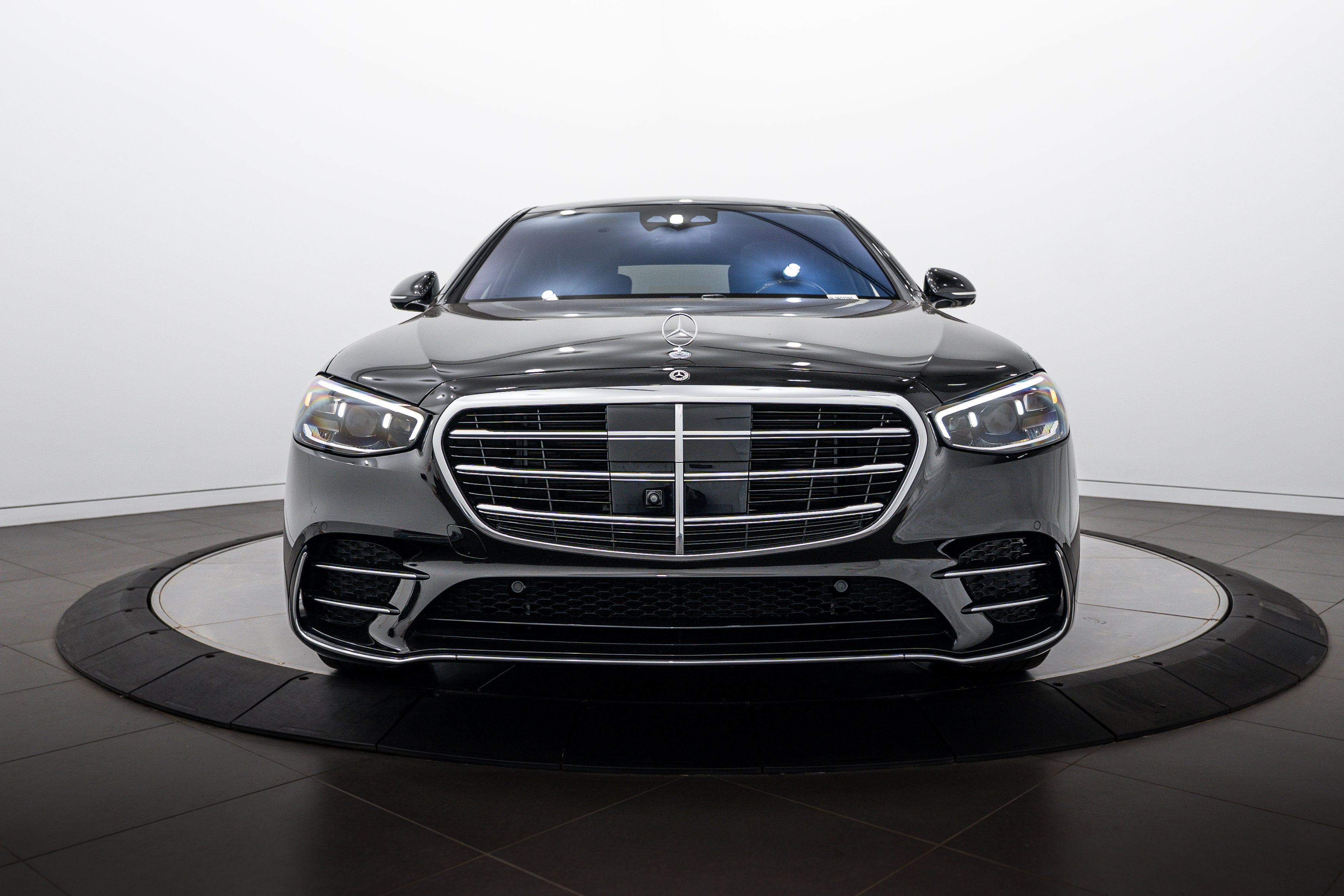 Used 2024 Mercedes-Benz S 580e 4MATIC Sedan image 11