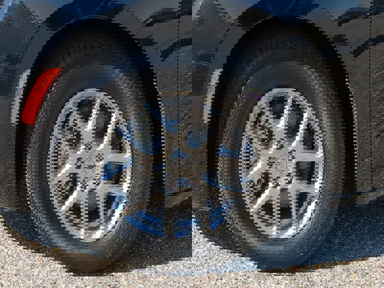 Used 2025 Chrysler Voyager LX image 14