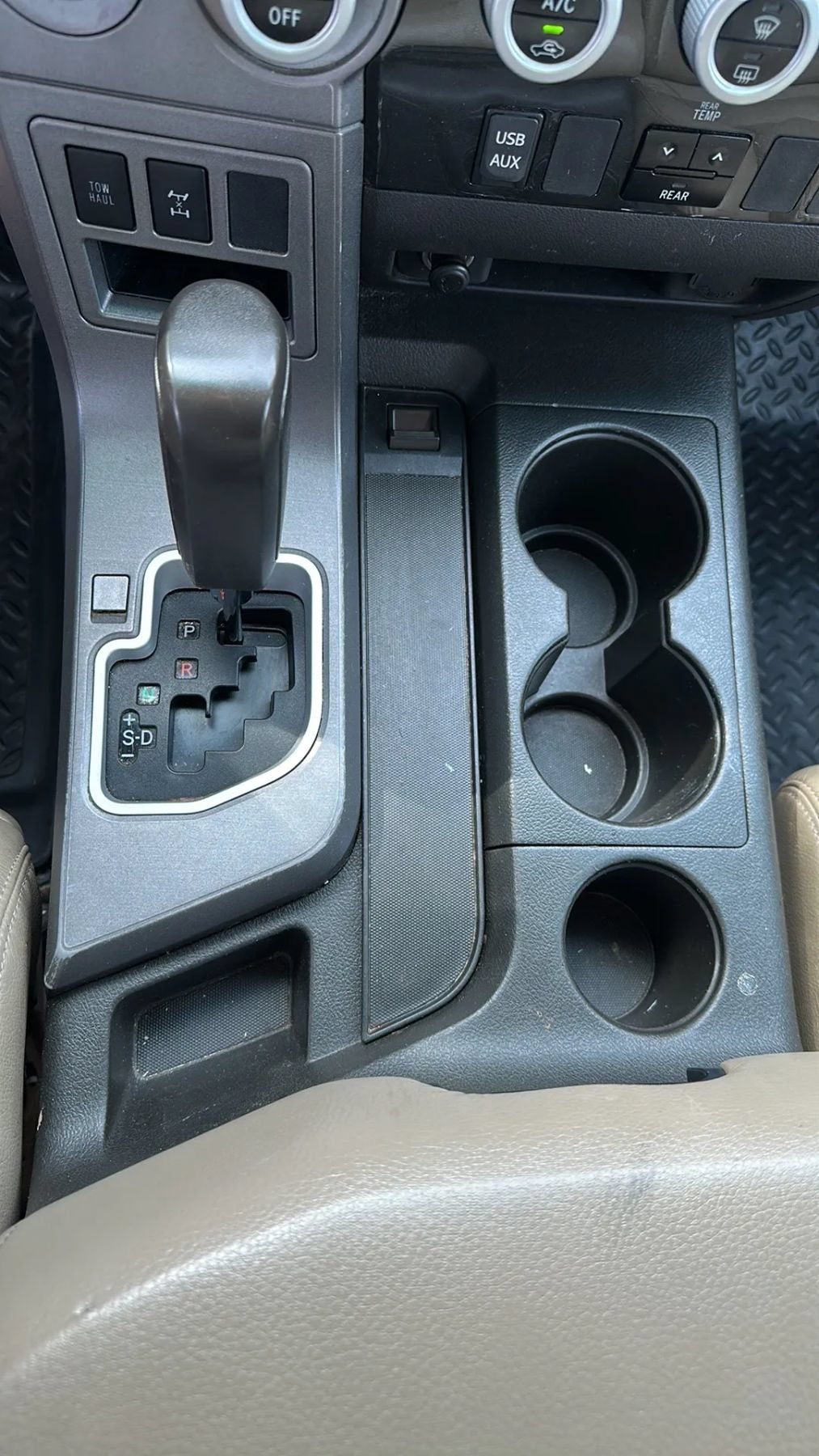 Used 2011 Toyota Sequoia SR5 AWD/4WD image 37