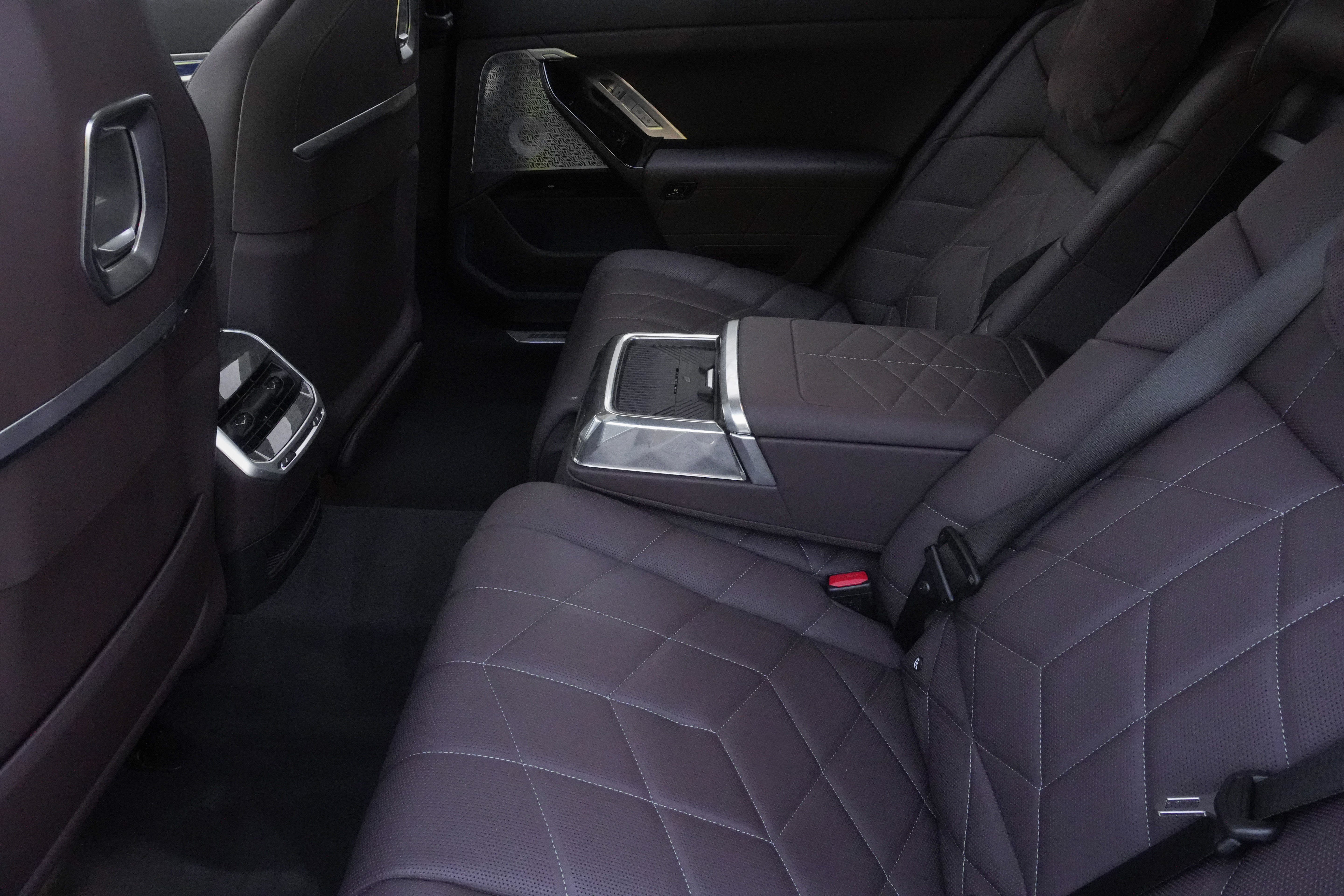 Certified 2023 BMW i7 xDrive60 AWD/4WD image 38