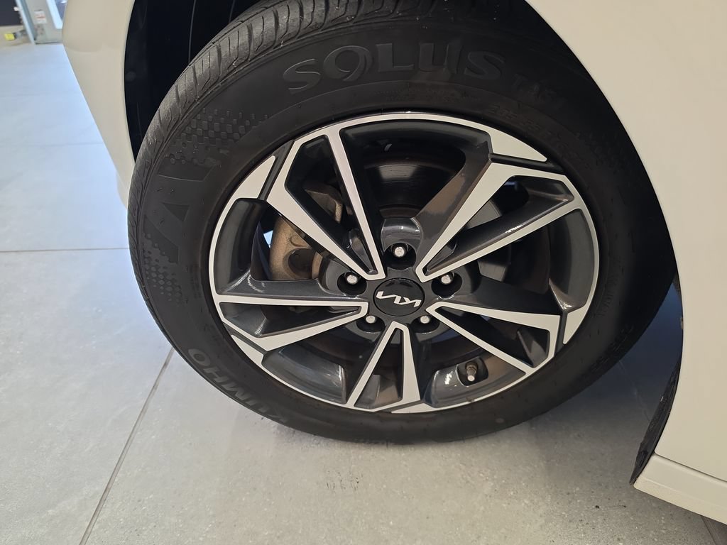 Certified 2024 Kia Forte LXS w/ LXS Technology Package FWD image 36