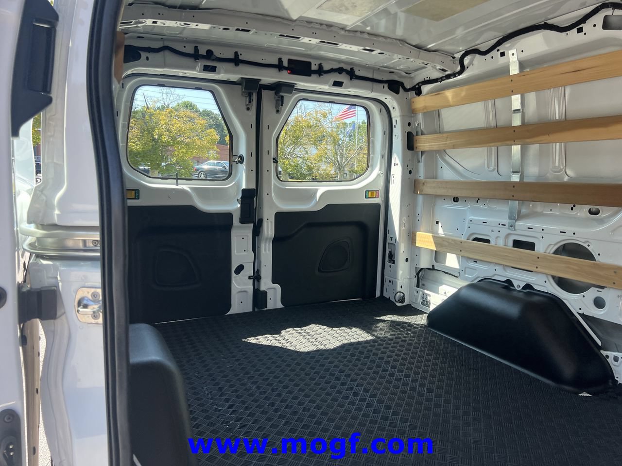 Used 2025 Ford Transit 250 Low Roof w/ Exterior Upgrade Package RWD image 21