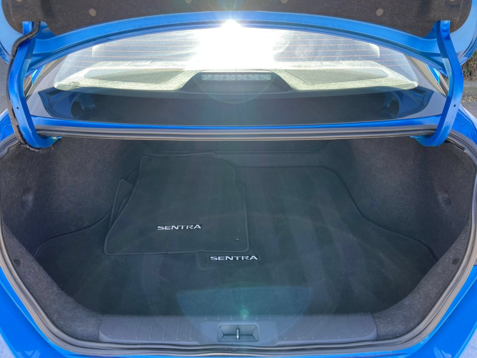 Used 2025 Nissan Sentra SV FWD image 31