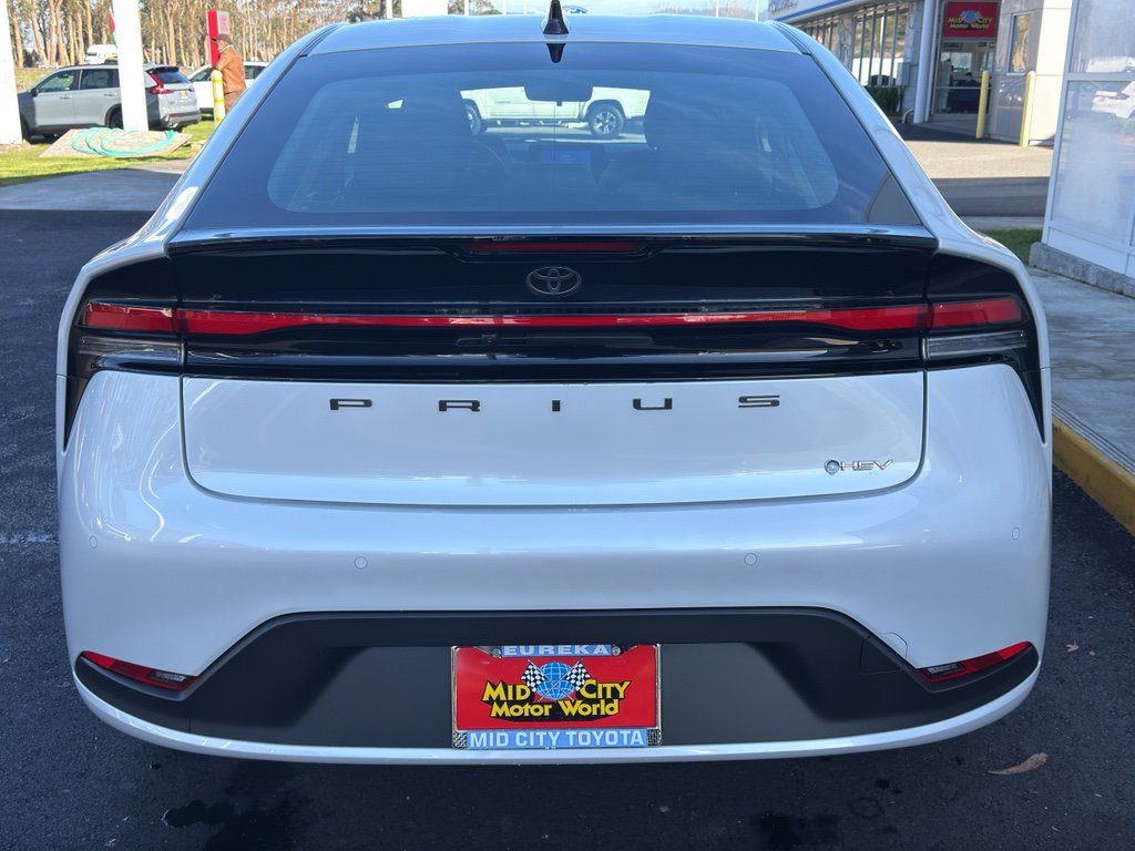 New 2026 Toyota Prius LE image 10