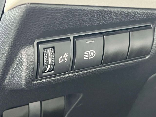 Used 2024 Toyota Corolla Cross L image 21