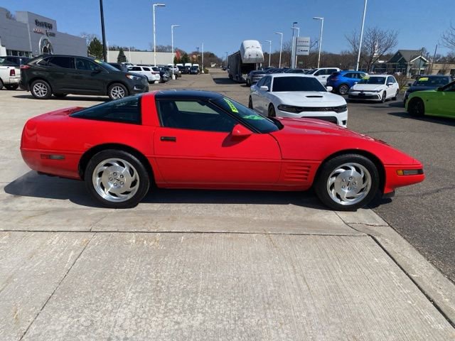 Used 1993 Chevrolet Corvette Coupe RWD image 2