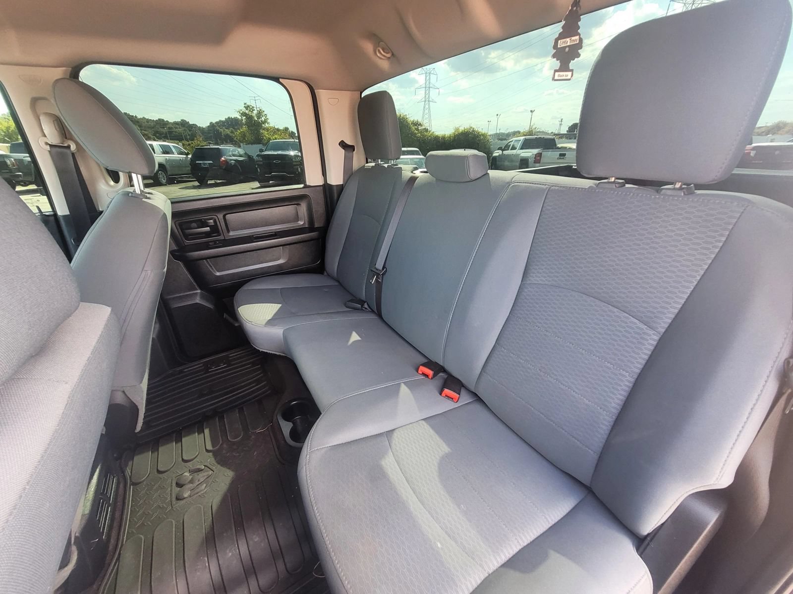 Used 2017 RAM 1500 Express AWD/4WD image 18