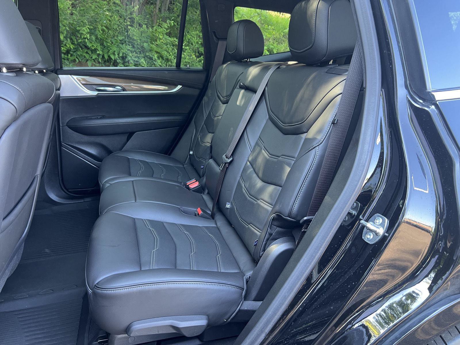 Used 2025 Cadillac XT6 Premium Luxury w/ Platinum Package AWD/4WD image 12