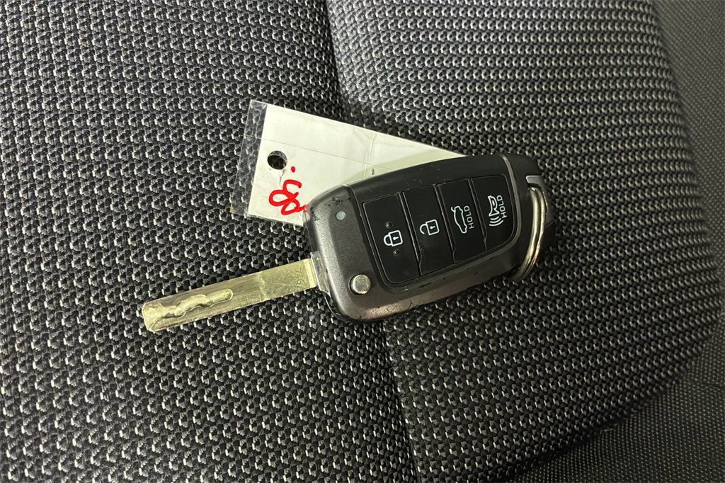 Used 2020 Hyundai Accent SE image 27