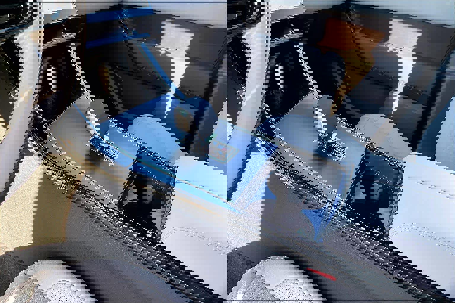 New 2026 Land Rover Range Rover Velar Dynamic SE image 10