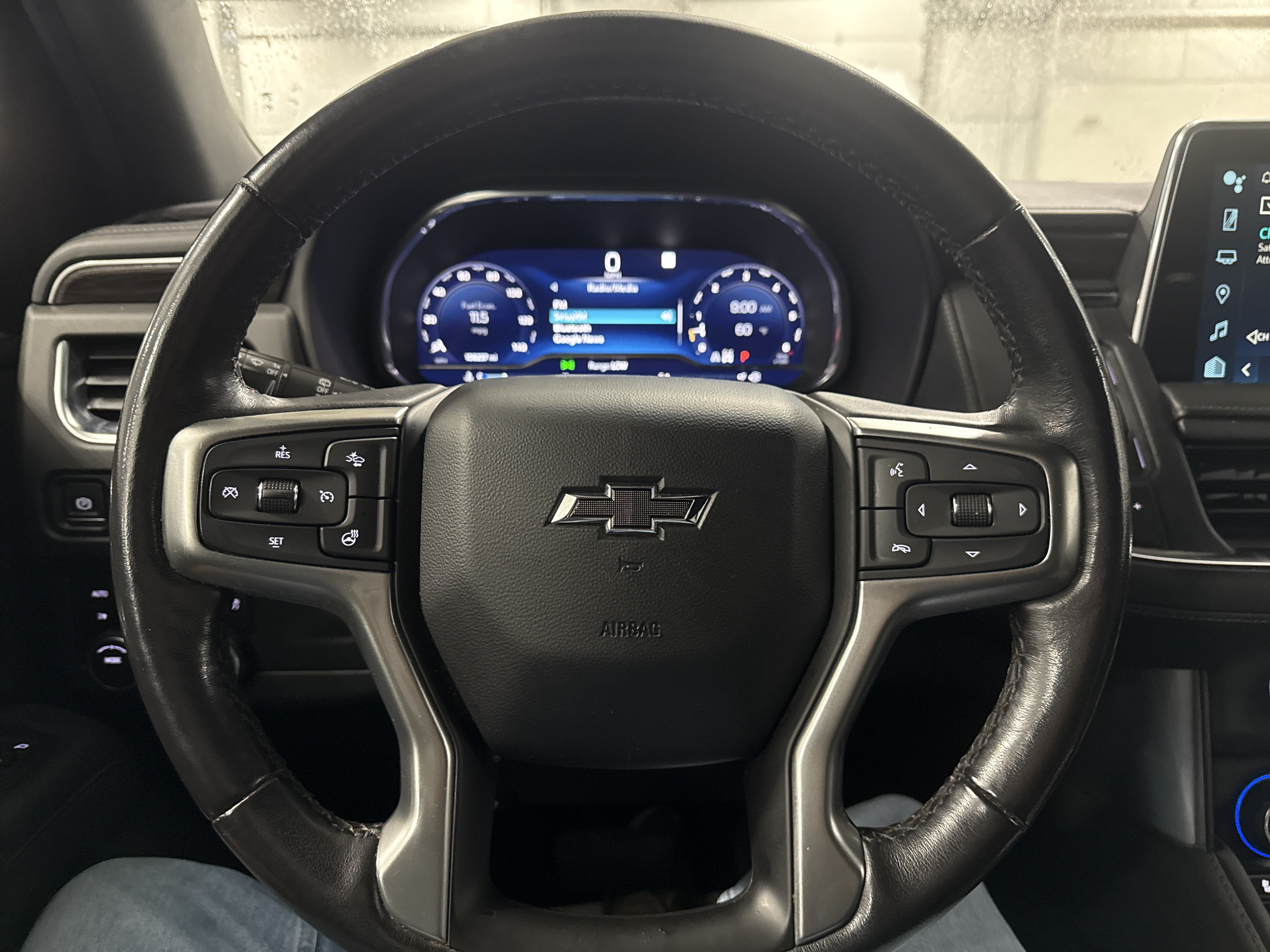 Used 2022 Chevrolet Suburban Z71 w/ Luxury Package AWD/4WD image 10