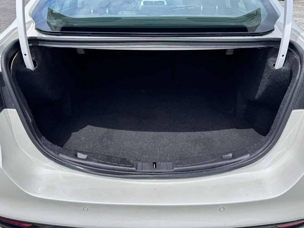 Used 2016 Ford Fusion SE FWD image 6