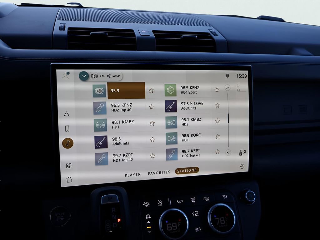 New 2026 Land Rover Defender 110 X-Dynamic SE image 20