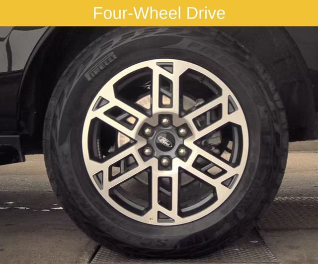 Used 2025 Ford Expedition Active AWD/4WD image 13