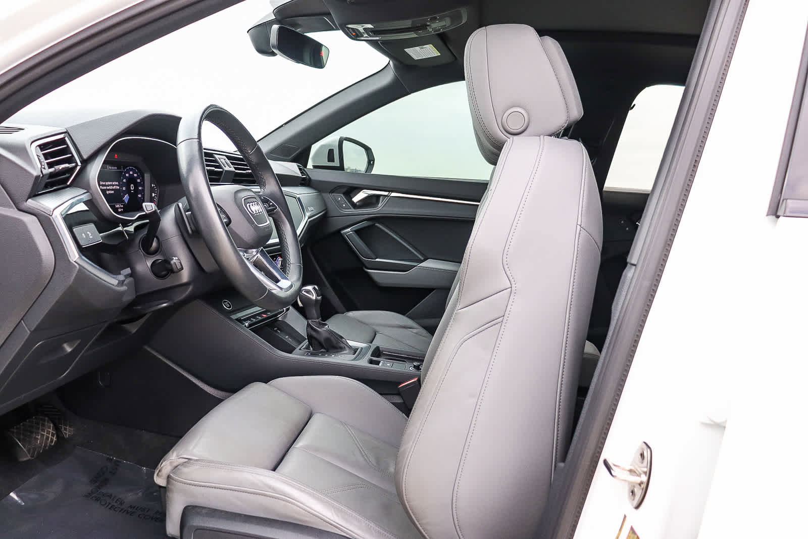 New 2023 Audi Q3 2.0T Premium w/ Black Optic Sport Package image 24