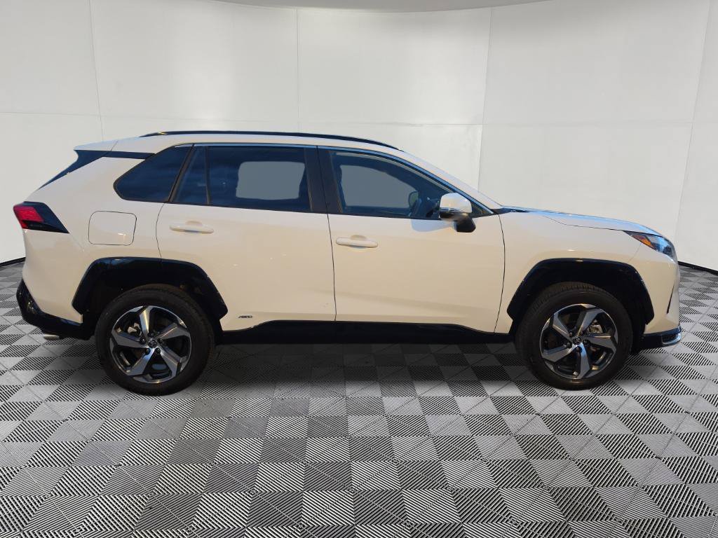 Used 2025 Toyota RAV4 SE AWD/4WD image 10