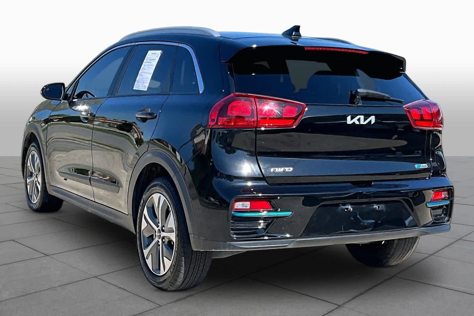 Used 2022 Kia Niro EX FWD image 11