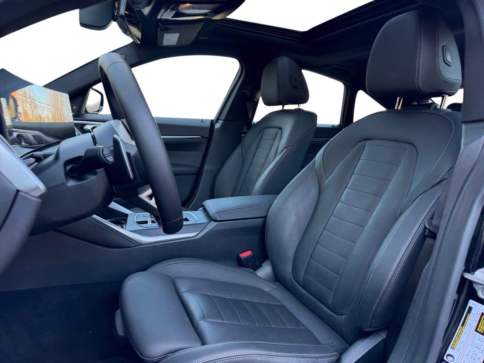 Used 2025 BMW 430i xDrive w/ M Sport Package image 10