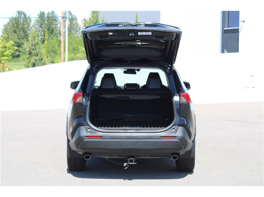 Used 2021 Toyota RAV4 XLE Premium AWD/4WD image 33