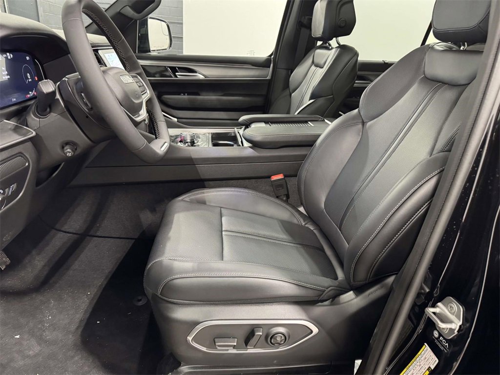 New 2026 Jeep Grand Wagoneer L Limited image 17