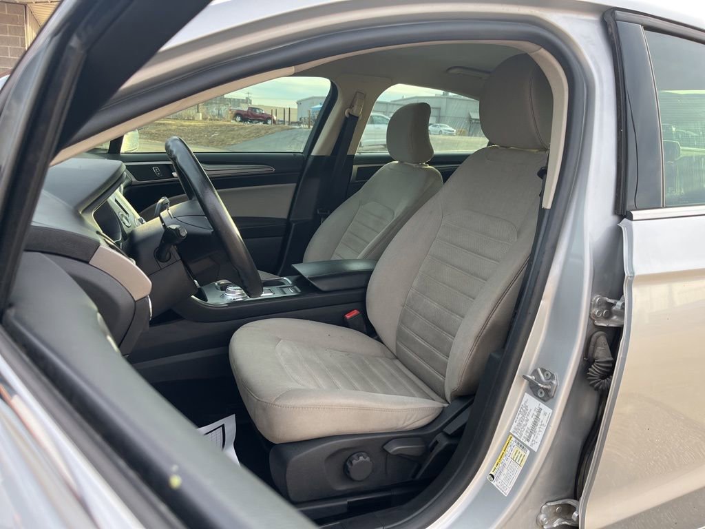 Used 2019 Ford Fusion S image 17