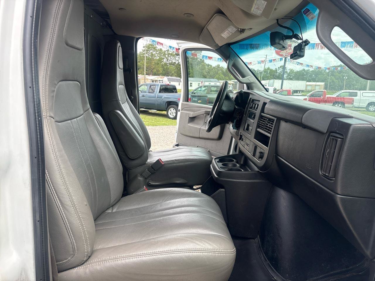 Used 2020 Chevrolet Express 2500 w/ Driver Convenience Package RWD image 18