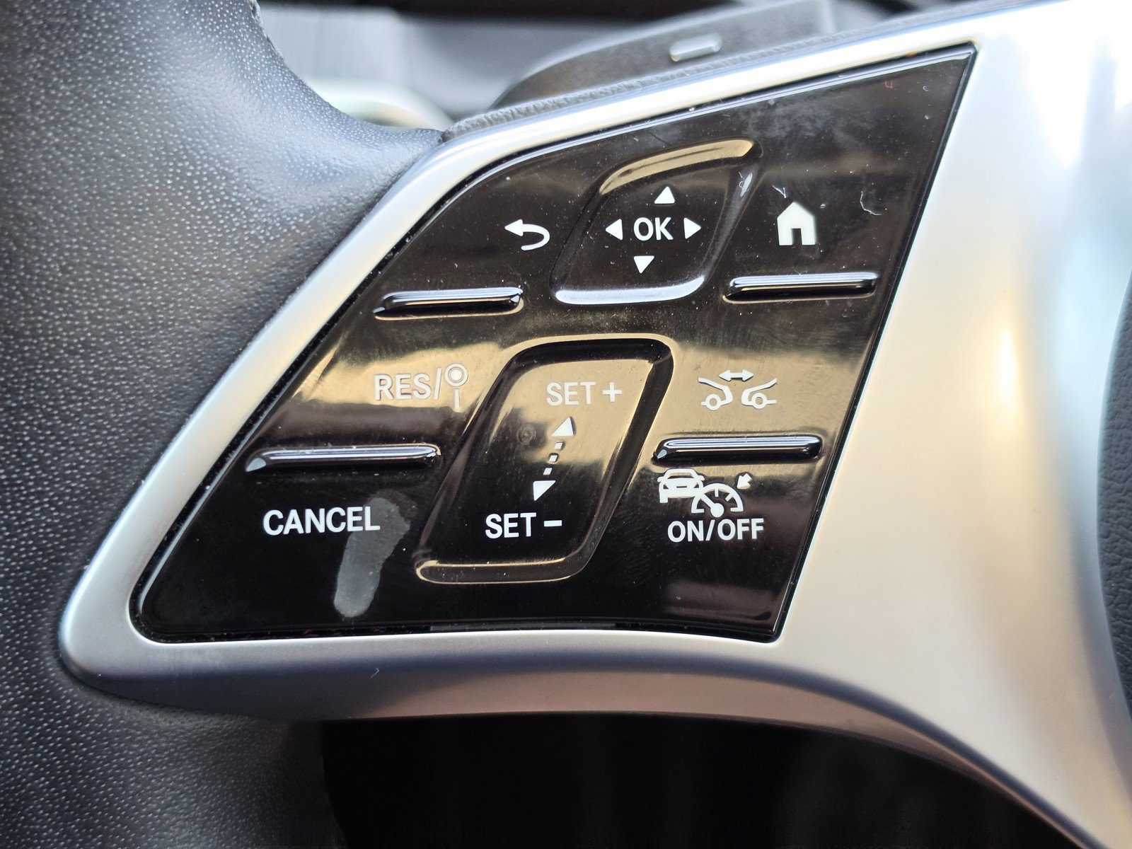 Used 2023 Mercedes-Benz GLC 300 4MATIC image 19