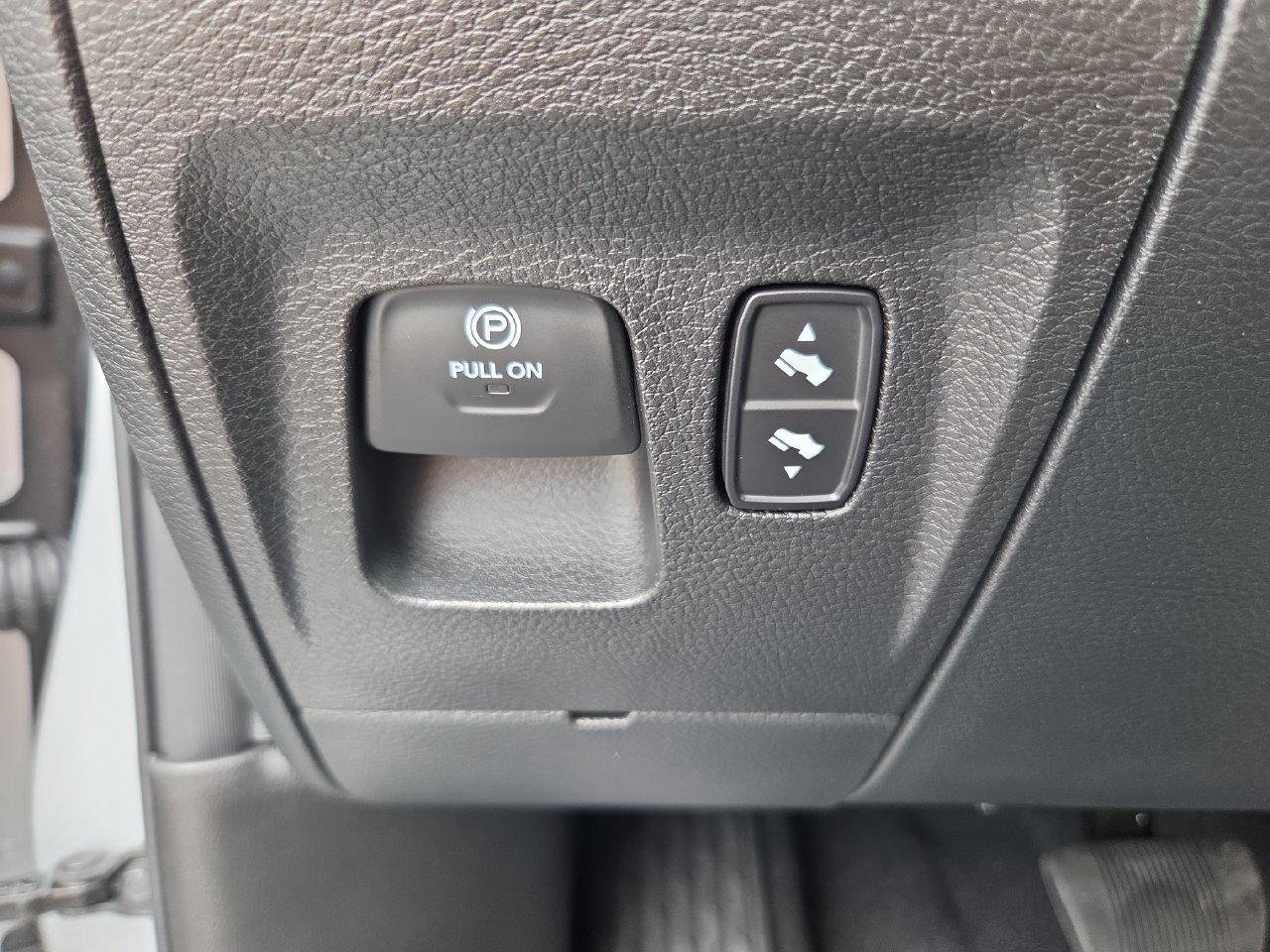 New 2026 RAM 1500 Laramie w/ Sport Appearance Package AWD/4WD image 34