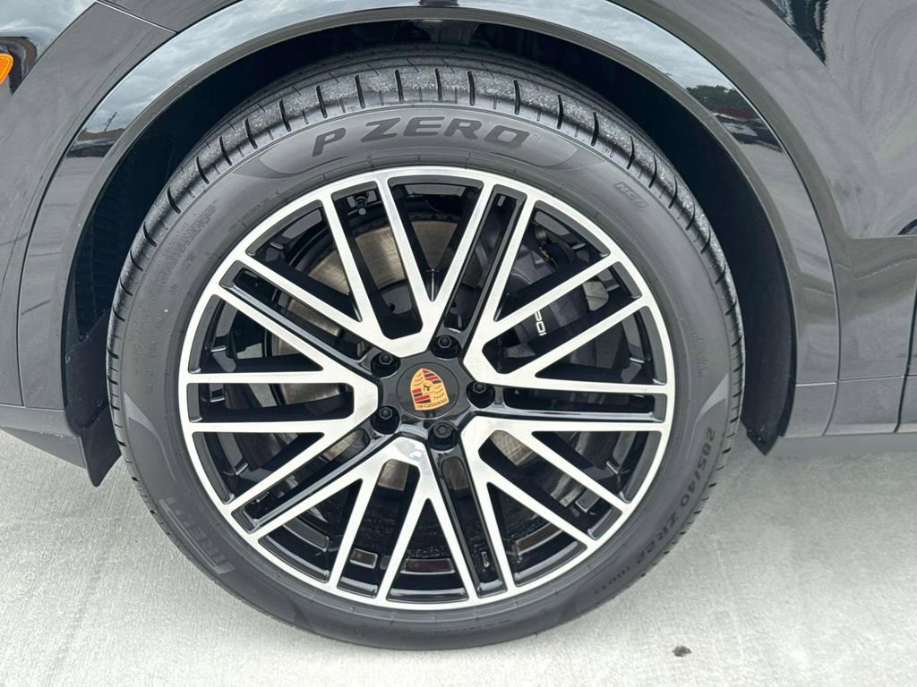 New 2026 Porsche Cayenne AWD/4WD image 8