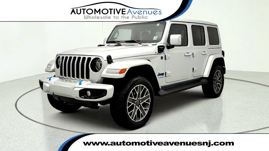 Used 2022 Jeep Wrangler Unlimited Sahara AWD/4WD image 1