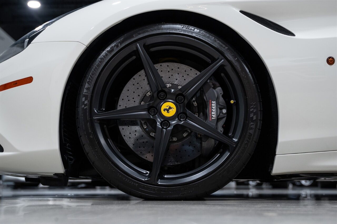 Used 2016 Ferrari California T RWD image 46